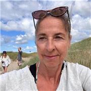 Me adapto al alumno y sus necesidades. Evaluó que ya sabe y le pongo ejercicios para ayudarle a subir de nivel.